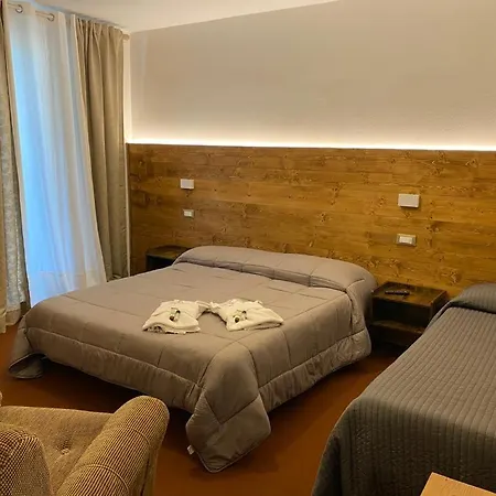 Hotel Quai 2*
